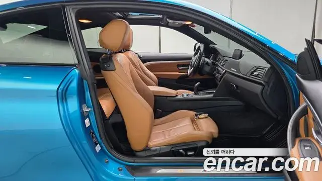 BMW 4 Series 2018 — Photo 21/34