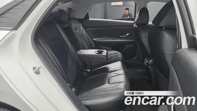 Hyundai The New Avante Hybrid 2022 — Şəkil 17/20
