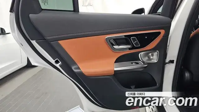 Mercedes-Benz GLC-Class 2024 — Şəkil 26/37