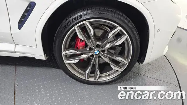 BMW X4 2021 — Şəkil 22/31