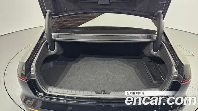 Hyundai Grandeur Hybrid 2023 — Şəkil 24/32