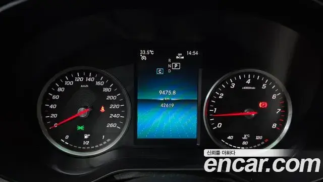 Mercedes-Benz C-Class 2019 — Photo 19/30