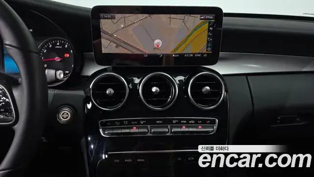 Mercedes-Benz C-Class 2019 — Photo 26/30