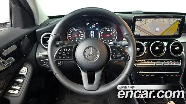 Mercedes-Benz C-Class 2019 — Photo 4/30