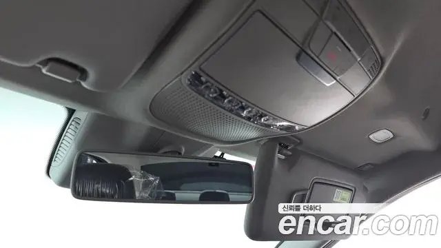 Mercedes-Benz C-Class 2019 — Photo 22/30