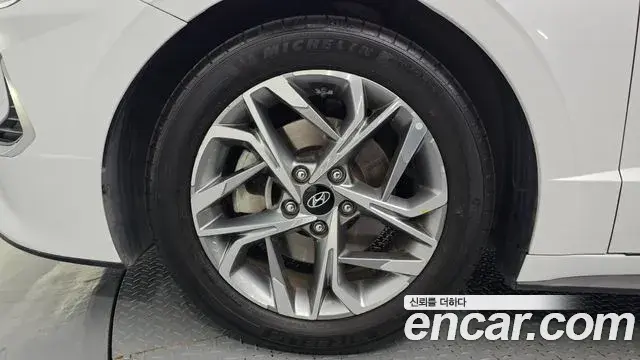 Hyundai Sonata Hybrid 2019 — ფოტო 16/20