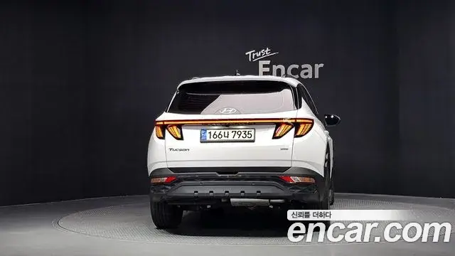 Hyundai Tucson Hybrid 2023 — Photo 15/34