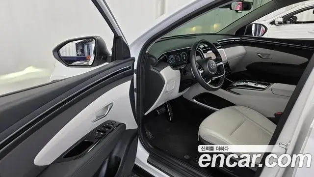 Hyundai Tucson Hybrid 2023 — Photo 10/34
