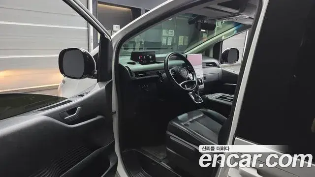 Hyundai Staria 2022 — Фото 10/20