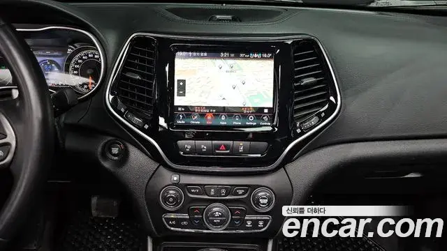 Jeep Cherokee 2021 — Фото 14/20