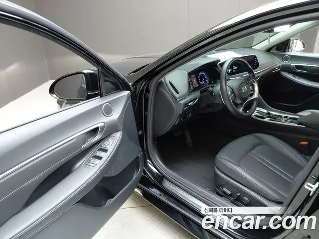 Hyundai Sonata Hybrid 2021 — Şəkil 17/30