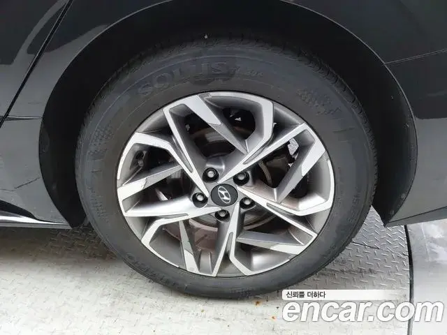Hyundai Sonata Hybrid 2021 — Şəkil 29/30