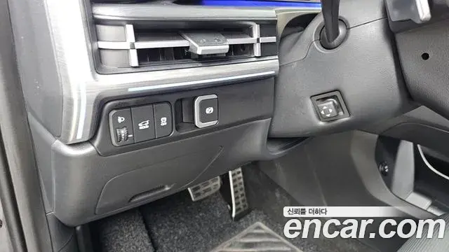 Hyundai Santa Fe 2023 — Фото 18/20
