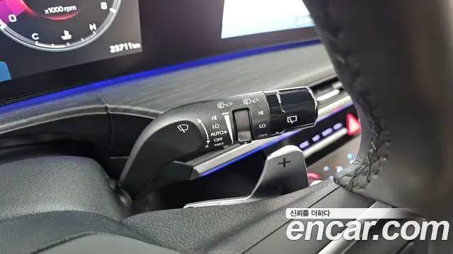 Hyundai Santa Fe 2023 — Фото 19/20