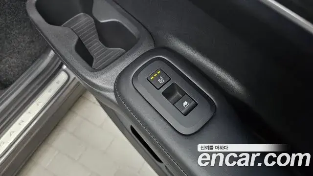 Hyundai Santa Fe 2023 — Şəkil 19/31