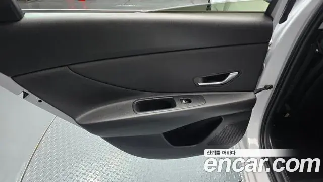 Hyundai The New Avante Hybrid 2022 — ფოტო 2/31
