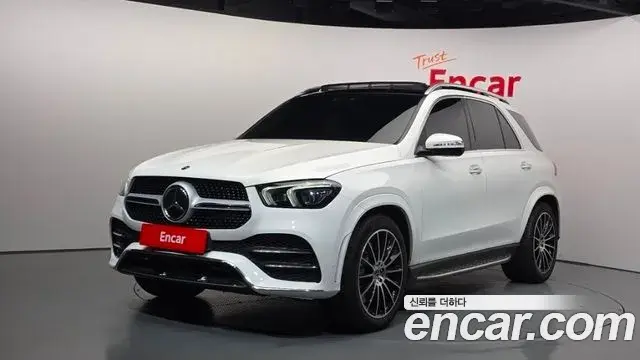 Mercedes-Benz GLE-Class 2023 — Photo 18/20
