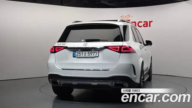 Mercedes-Benz GLE-Class 2023 — Photo 1/20