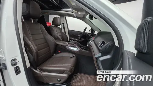 Mercedes-Benz GLE-Class 2023 — Photo 16/20