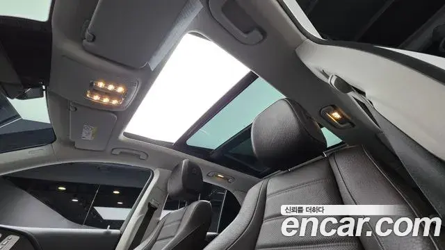 Mercedes-Benz GLE-Class 2023 — Photo 17/20