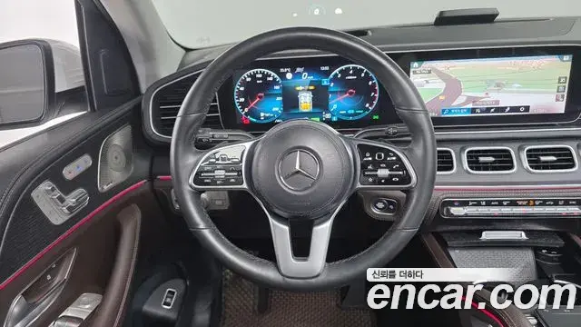 Mercedes-Benz GLE-Class 2023 — Photo 14/20