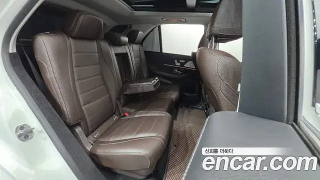Mercedes-Benz GLE-Class 2023 — Photo 12/20