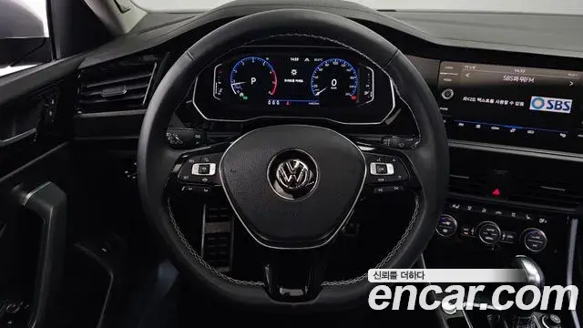 Volkswagen Jetta 2021 — ფოტო 26/35