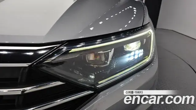 Volkswagen Jetta 2021 — ფოტო 17/35
