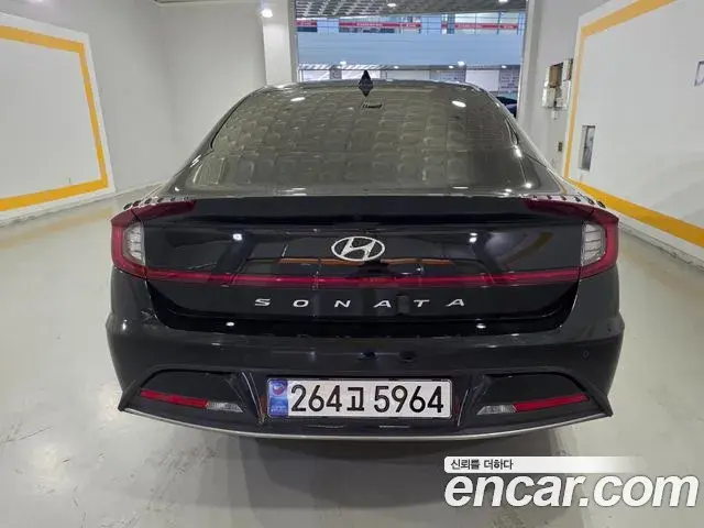 Hyundai Sonata 2021 — Фото 4/19