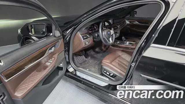 BMW 7 Series 2019 — Фото 10/20