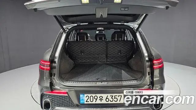 Genesis GV70 2023 — Photo 18/34