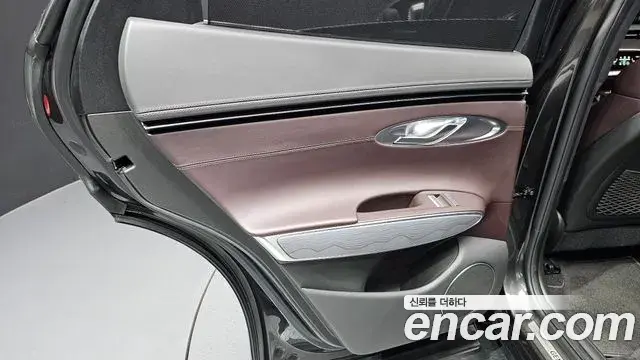 Genesis GV70 2023 — Photo 34/34