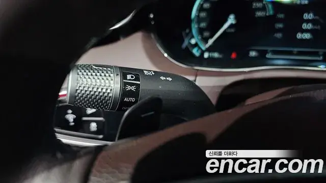 Genesis GV70 2023 — Photo 26/34