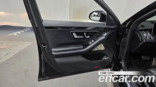 Mercedes-Benz S-Class 2022 — Photo 32/36