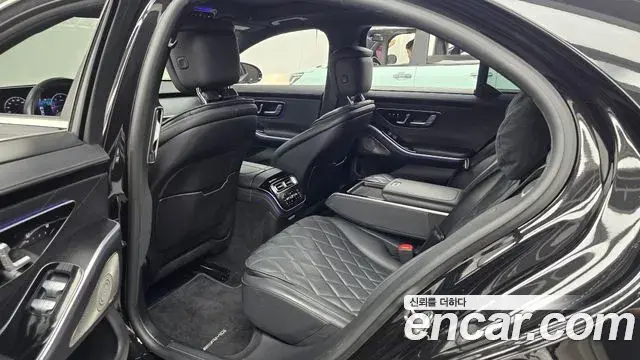 Mercedes-Benz S-Class 2022 — Photo 19/36