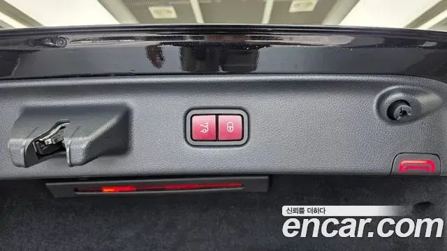 Mercedes-Benz S-Class 2022 — Photo 27/36
