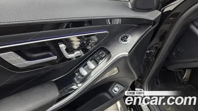 Mercedes-Benz S-Class 2022 — Photo 17/36