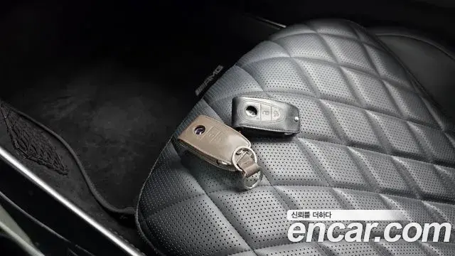 Mercedes-Benz S-Class 2022 — Photo 12/36