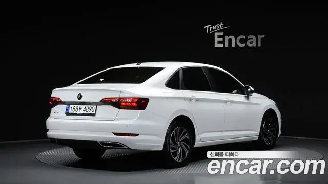 Volkswagen Jetta 2020 — Şəkil 18/31