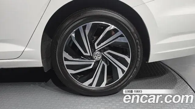 Volkswagen Jetta 2020 — Şəkil 17/31