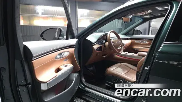Genesis GV70 2021 — ფოტო 28/34