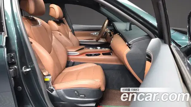 Genesis GV70 2021 — ფოტო 12/34