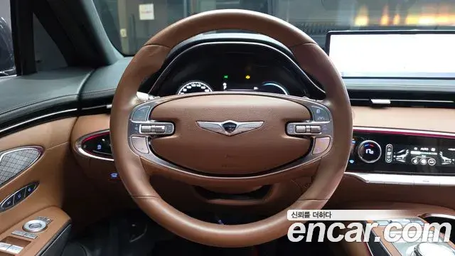 Genesis GV70 2021 — ფოტო 15/34