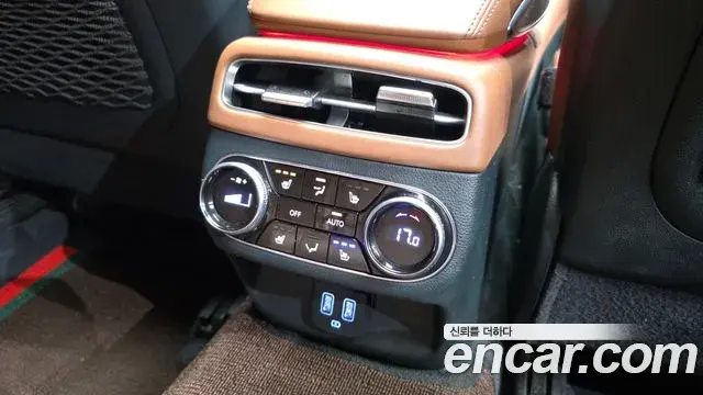 Genesis GV70 2021 — ფოტო 10/34