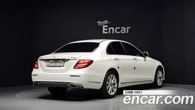 Mercedes-Benz E-Class 2018 — Фото 2/20
