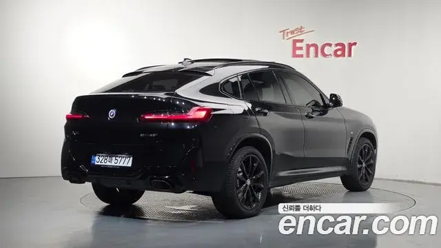 BMW X4 2025 — Фото 1/20