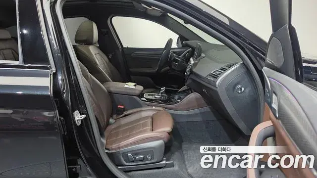 BMW X4 2025 — Photo 34/38