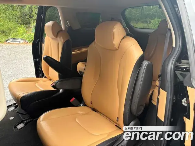 Kia Carnival 2020 — Фото 11/20