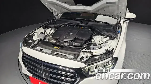 Mercedes-Benz E-Class 2024 — Фото 6/20