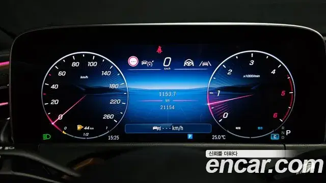 Mercedes-Benz E-Class 2024 — Фото 8/20